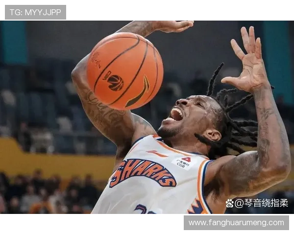 陈林坚状态回暖7投6中砍下15分三分球完美三连击助力球队奋战